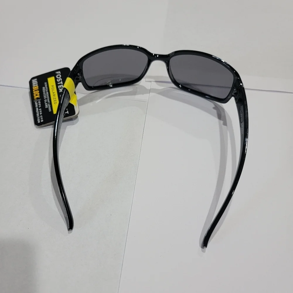 NWT Foster Grant Black Sunglasses